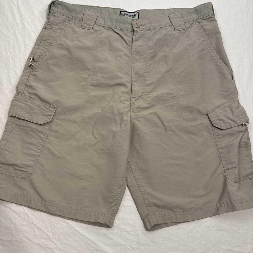 Wrangler Cargo Shorts Mens 38  RIPSTOP Gray Cotton Utility Authentic Fit Hiking